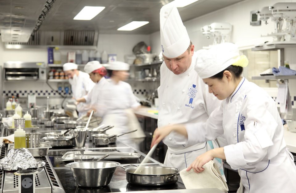Learn How to Become a Pastry Chef - Le Cordon Bleu London