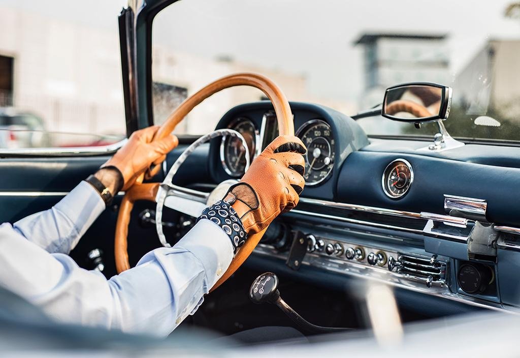 The Outlierman's Driving Apparel Helps Gentlemen Racers Dress the Part –  Robb Report