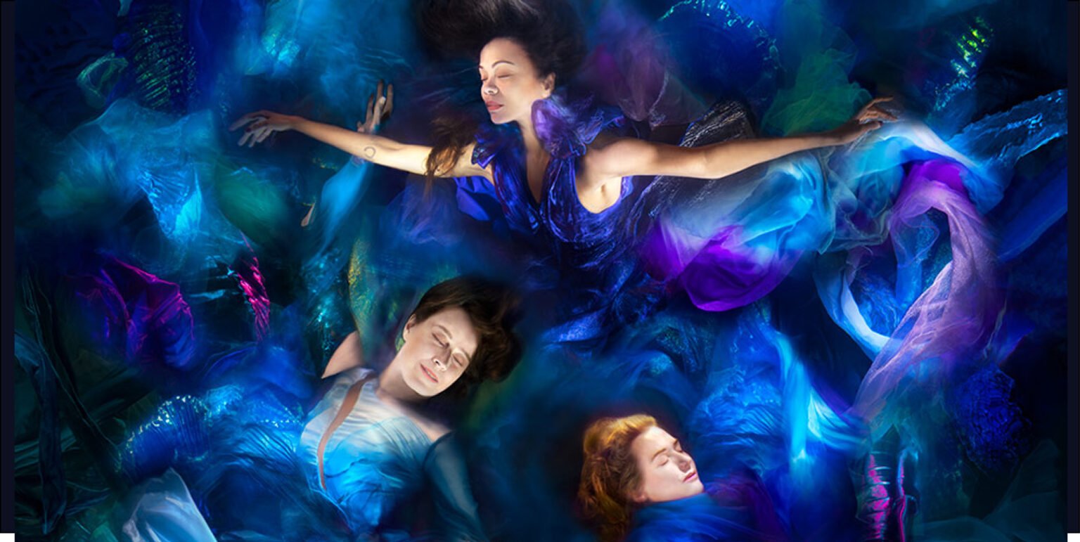 Zoe Saldaña, Sigourney Weaver & Kate Winslet - Underwater Art Shoot ...